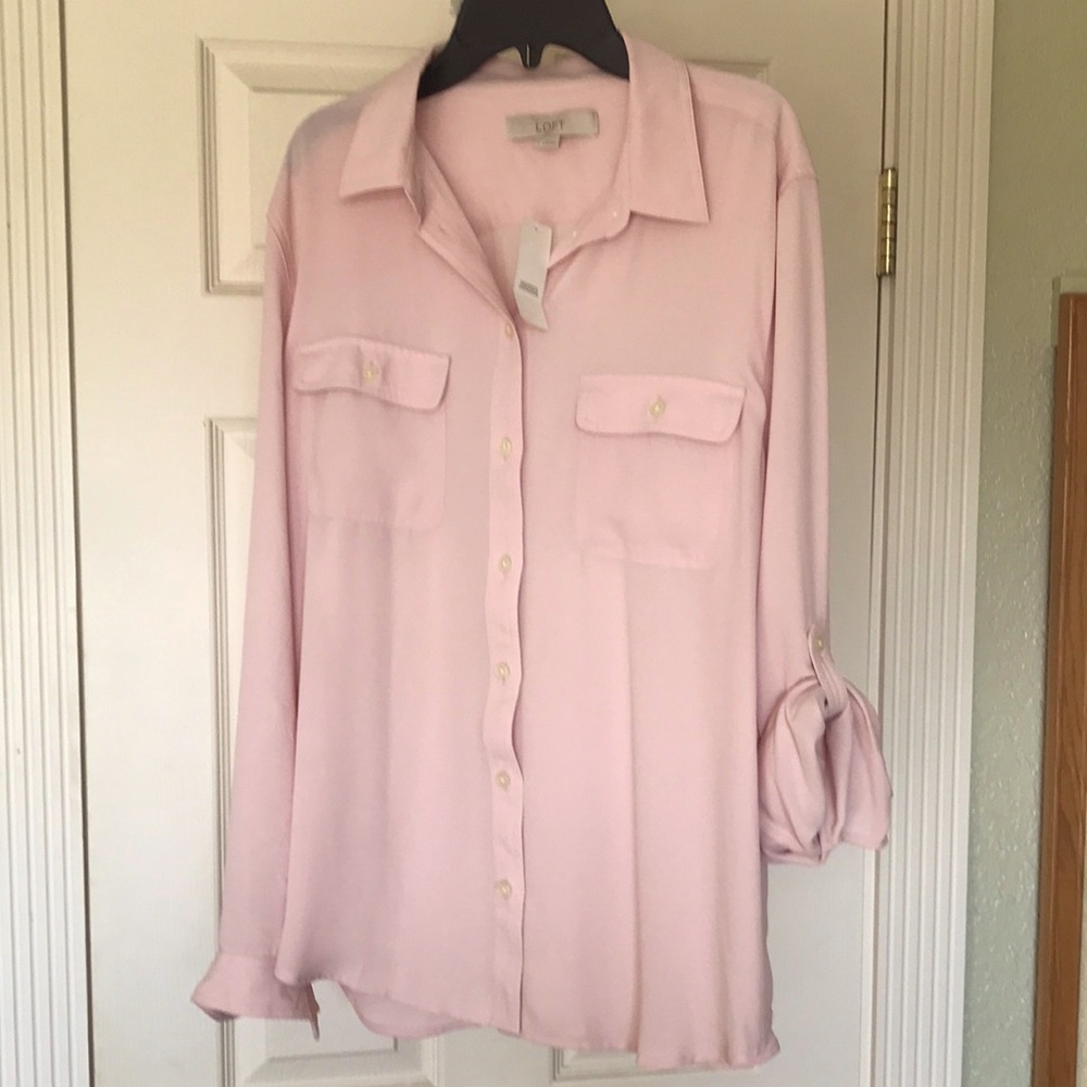 LOFT Light Pink Button-Up Blouse.New with tags size Large